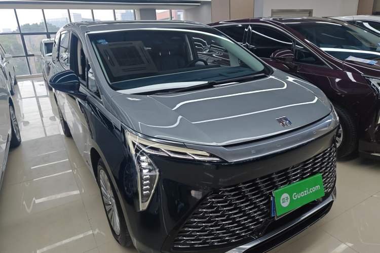 Used Buick Century 2023 2.0T Four-Seat Private Edition Front Right 45 Deg