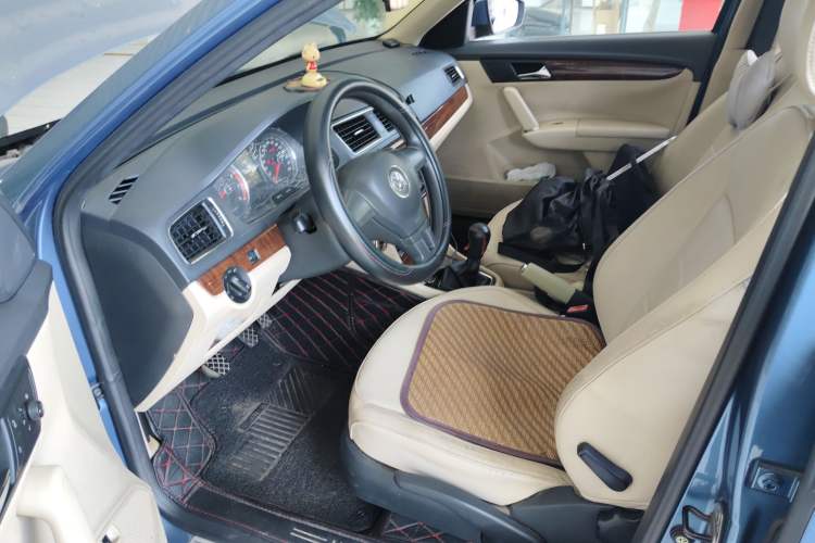 Used Volkswagen Lavida 2013 1.4TSI Manual Comfort Edition