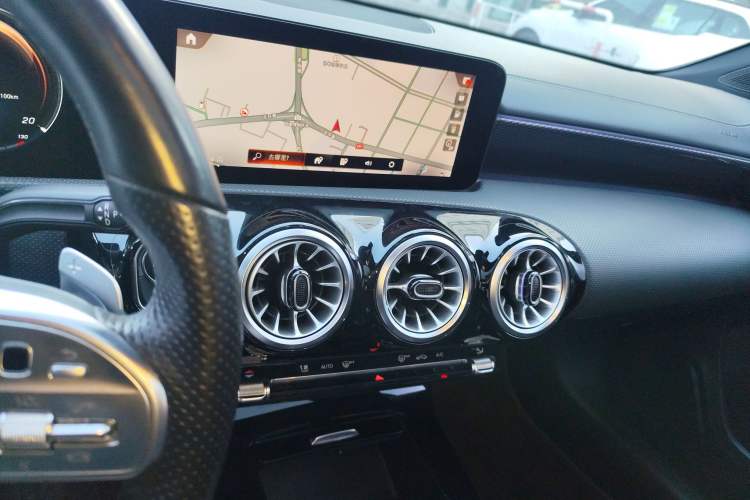 Used Mercedes-Benz A-Class 2022 Revised Version A 200 L Sport Sedan Fashionable Style