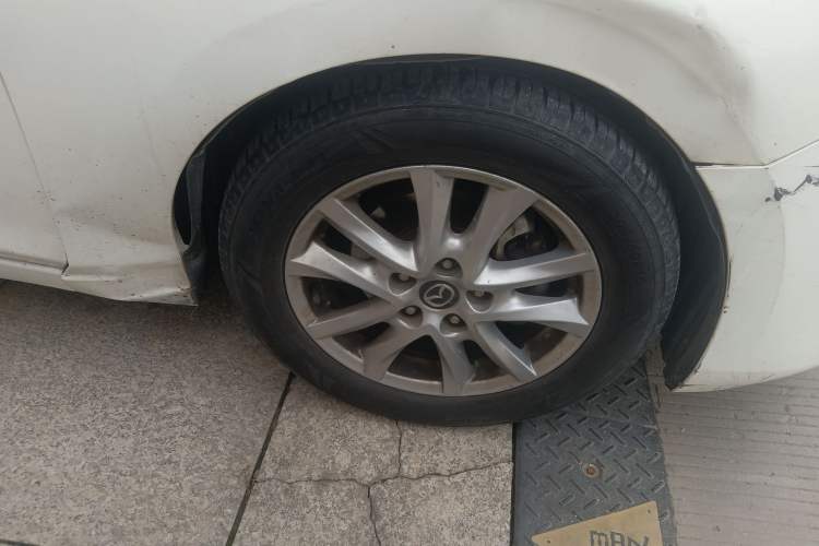 Used Mazda 3 Axela 2017 Sedan 1.5L Automatic Luxury Model Emission Standard China V Right Front Wheel Hub