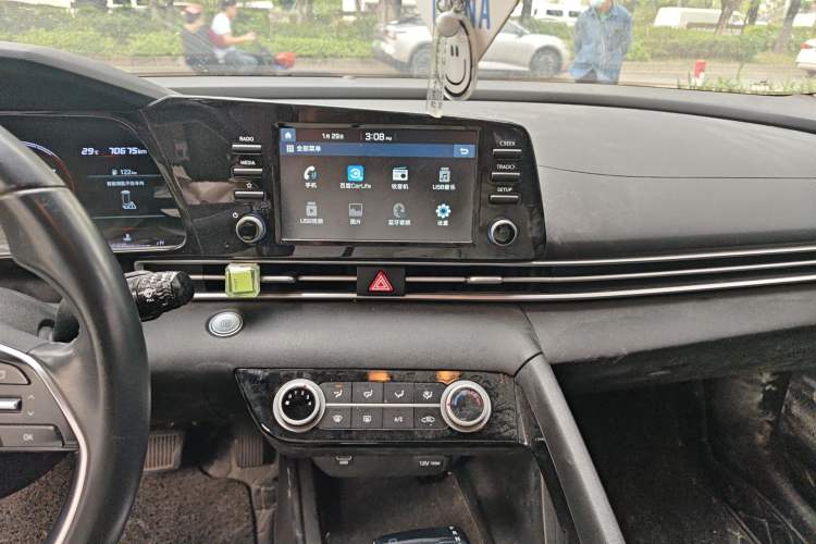 Used Hyundai Elantra 2021 1.5L CVT GLX Elite Edition Audio And AC Panel