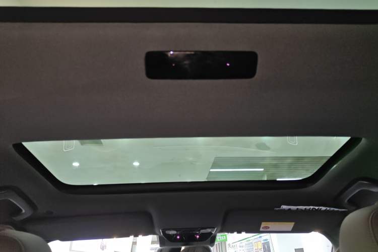 Used Li Auto L8 2023 Pro Model
