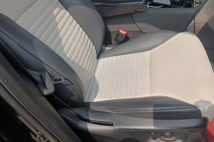 Used Land Rover Discovery 2021 360 PS R-Dynamic S