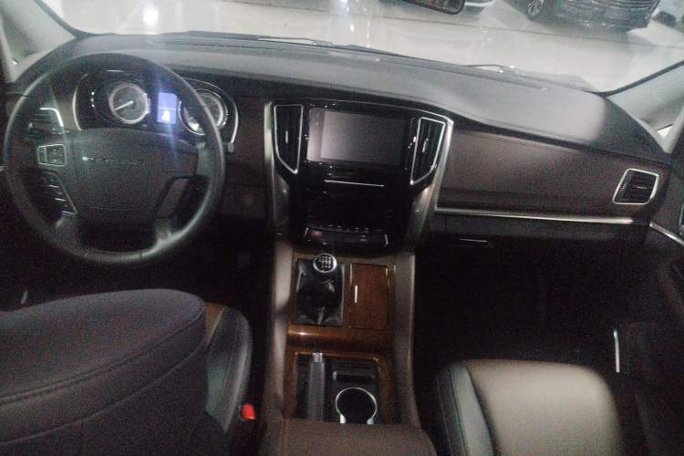 Used FORTHING M7 2021 1.8T Manual Luxury Model Center Console