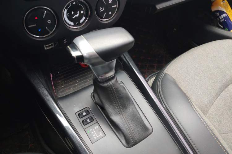 Used Citroen C3-XR 2019 230THP DCT ORIGINS Centennial Deluxe Edition Gear Lever