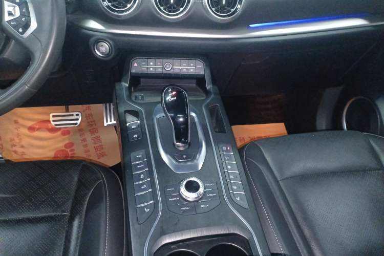 Used Wey VV6 2018 2.0T Two-Wheel Drive Flagship Version China V Standard