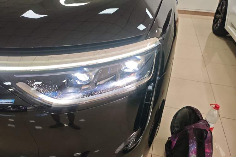 Used Hima AITO M8 2025 Extended-Range Max+ Version 53.4 kWh 6-Seater Edition Left Front Headlight