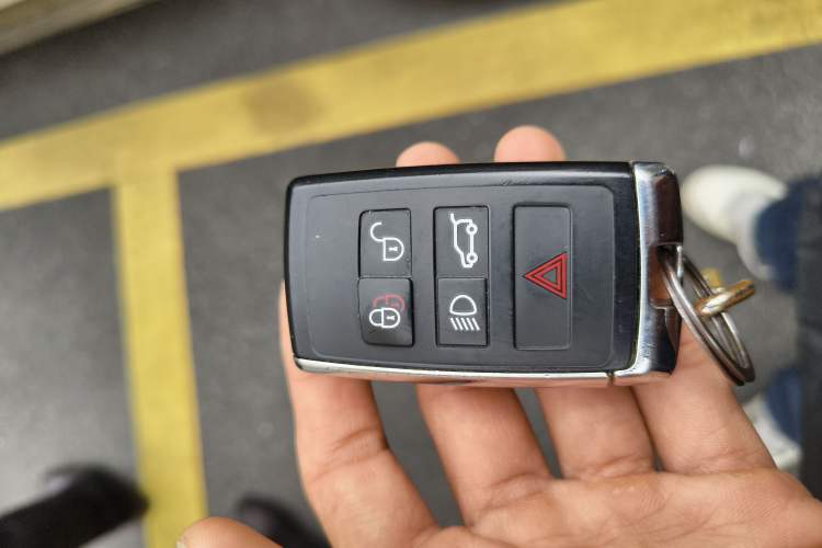 Used Land Rover Range 2019 3.0 SCV6 Legacy Edition Vehicle Key