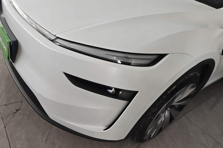 Used Tesla Model Y 2025 Rear-Wheel Drive First Edition Left Front Headlight