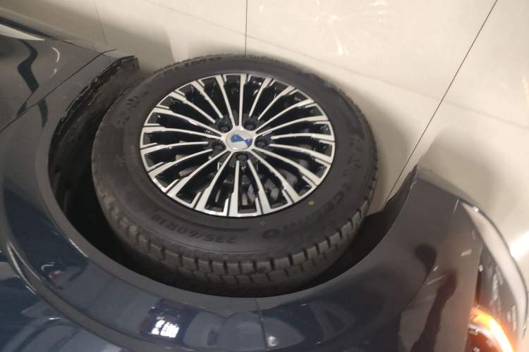 Used Denza D9 2022 DM-i 970 Four-Wheel Drive Prestige Model
