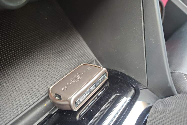 Used Volvo XC40 2020 T4 Four-Wheel Drive Smart Luxury Edition Vehicle Key