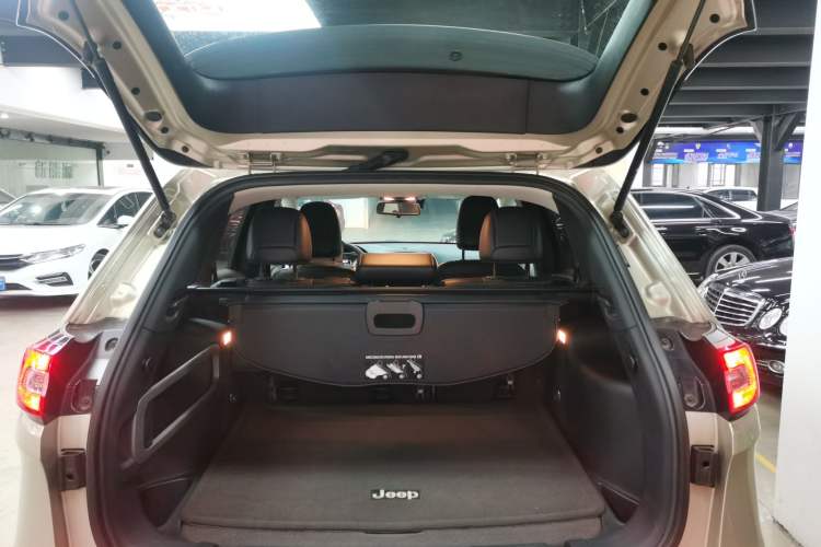 Used Jeep Cherokee 2016 2.4L Leading Edition