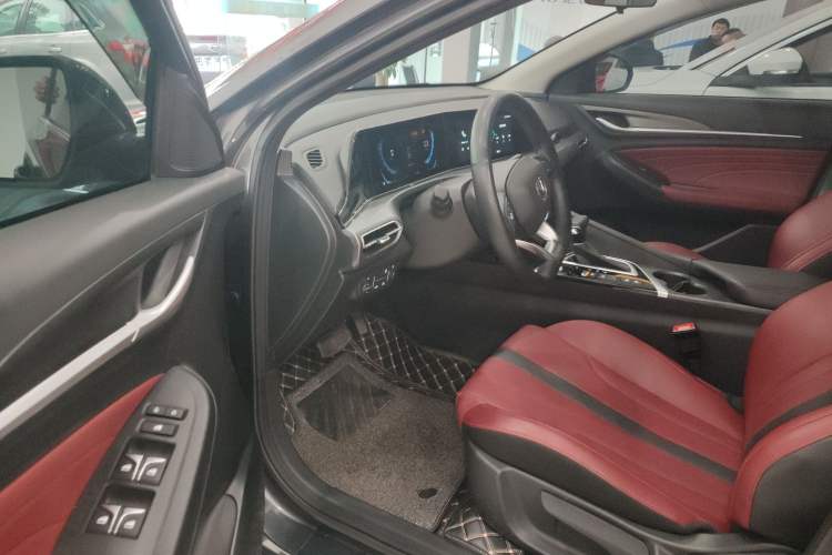 Used Changan Eado 2021 PLUS Blue Whale NE 1.4T GDI DCT Prestige Model
