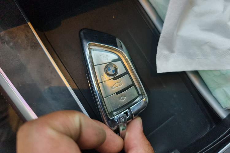 Used BMW X5 2022 Restyled xDrive 30Li Luxury Version M Sport Package Vehicle Key