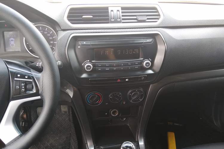 Used Great Wall Wingle 5 2017 2.0T European Version Diesel Two-Wheel Drive Advanced Large Double-Cab GW4D20E