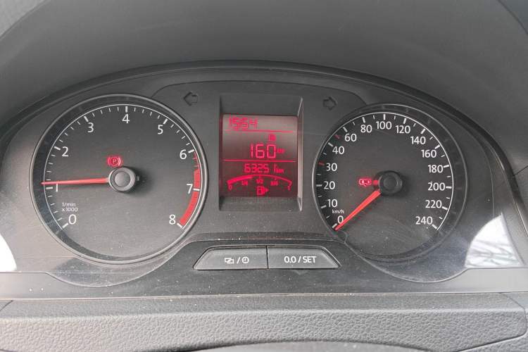 Used Volkswagen Santana 2015 1.6L Manual Comfort Edition
