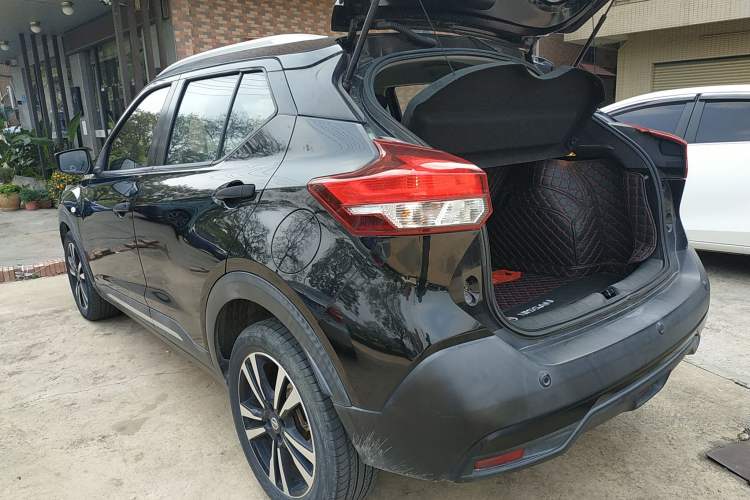 Used Nissan Kicks 2020 1.5L XL CVT Cool Enjoyment Edition Exterior 2