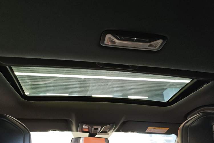 Used Changan UNI-V iDD 2023 ZhiDian iDD 1.5T 113km Smart & Fun Version
