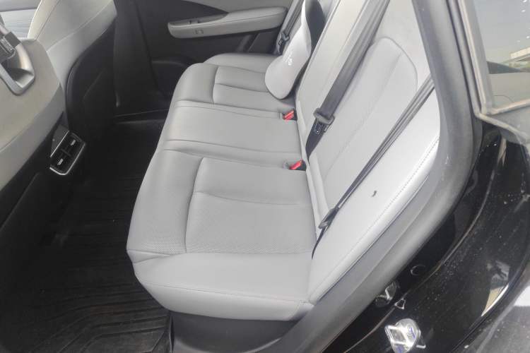 Used Nissan N7 2025 625 Max Left Rear Seat