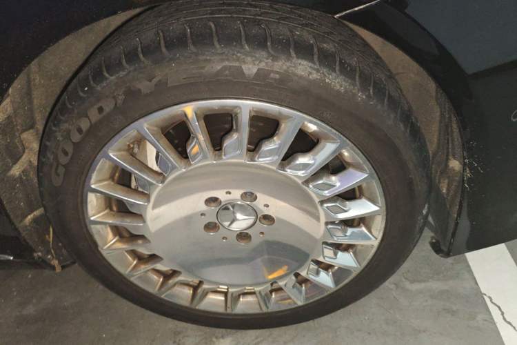 Used Mercedes-Benz Maybach S-Class 2020 S 450 4MATIC Right Front Wheel Hub