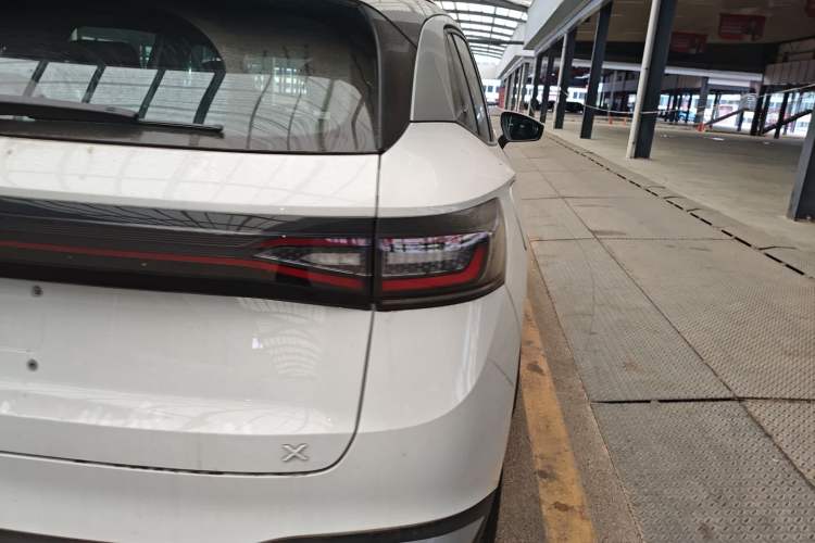 Used Volkswagen ID.4 X 2025 Smart Version Pure & Intelligent Enjoyment Edition Exterior 3