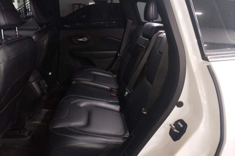Used Jeep Cherokee 2016 2.4L Superior Edition Left Rear Seat