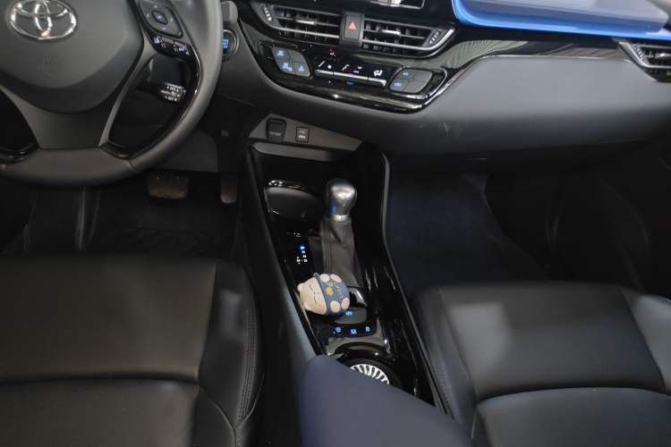 Used Toyota C-HR 2023 2.0L Luxury Edition Gear Lever