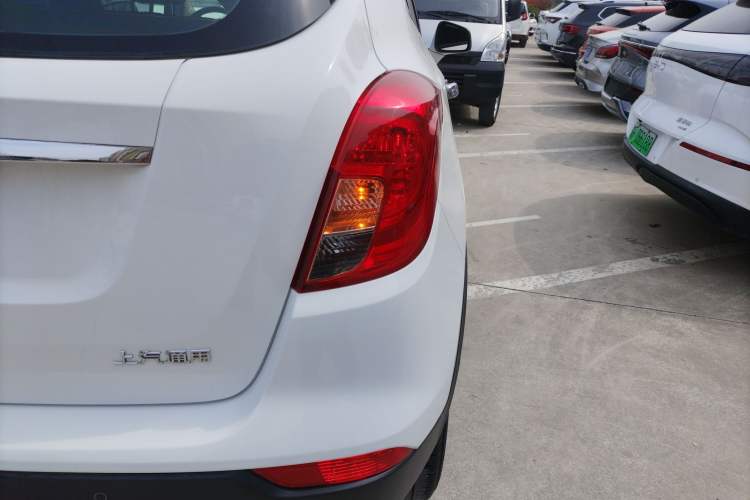 Used Buick Encore 2017 18T Automatic Two-Wheel Drive Urban Fashion Model
