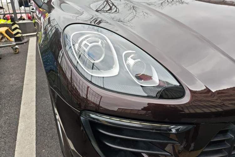 Used Porsche Macan 2014 Macan 2.0T Right Front Headlight
