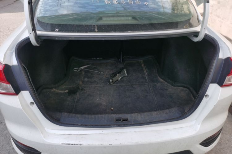 Used Nissan Lannia 2016 1.6L CVT Smart Cool Edition Trunk