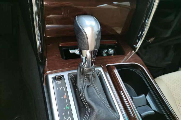 Used Toyota Reiz 2013 2.5V Shangrui Edition Gear Lever