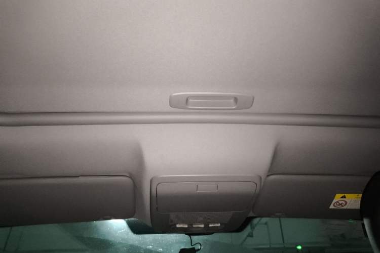 Used Peugeot 3008 2015 2.0L Automatic Trend Edition Headliner