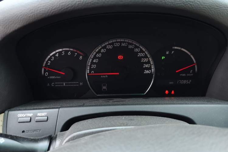 Used Toyota Crown 2006 2.5L Royal Leather Edition Instrument Cluster