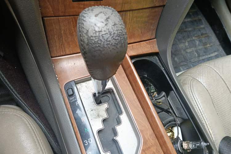 Used Toyota Camry 2011 200G Classic Anniversary Edition Gear Lever