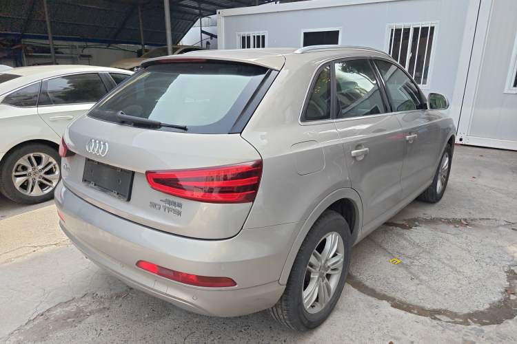 Used Audi Q3 2015 30 TFSI Comfort Model Rear Right 45 Deg