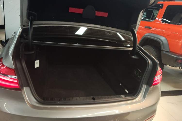 Used BMW 7 Series 2017 730Li Leading Model
