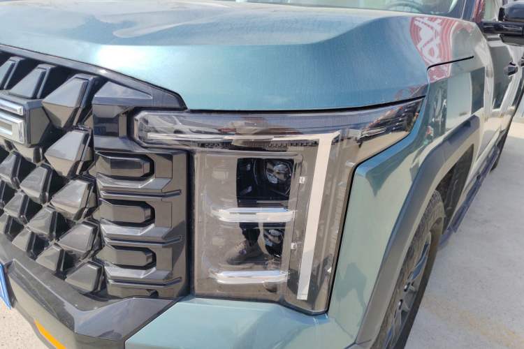 Used SAIC MAXUS Xingji X 2025 2.5T Luxury Edition Left Front Headlight