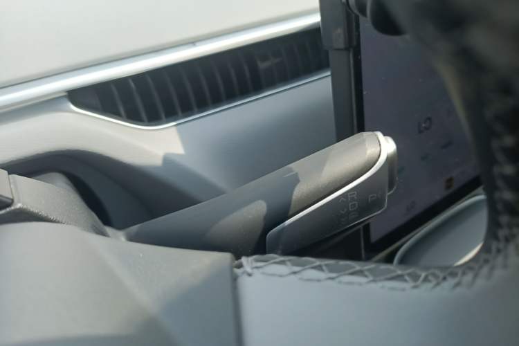 Used XPeng MONA M03 2024 620 with Ultra-Long Range Gear Lever