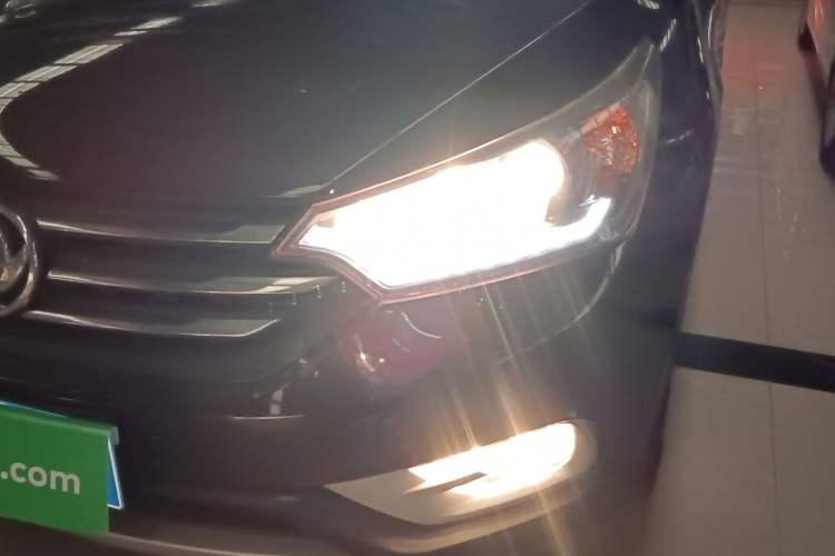 Used Dongfeng Aeolus AX7 2015 2.0L Automatic Zhiyi Trim