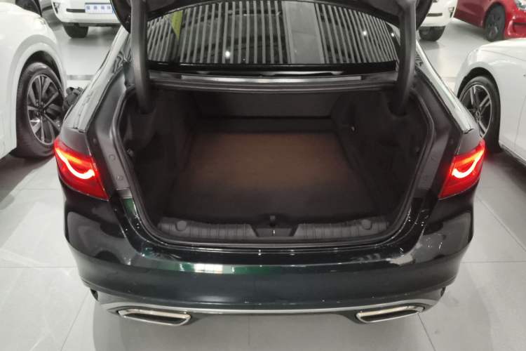 Used Jaguar XFL 2021 XFL 2.0T P250 Two-Wheel-Drive Luxury Deluxe Edition