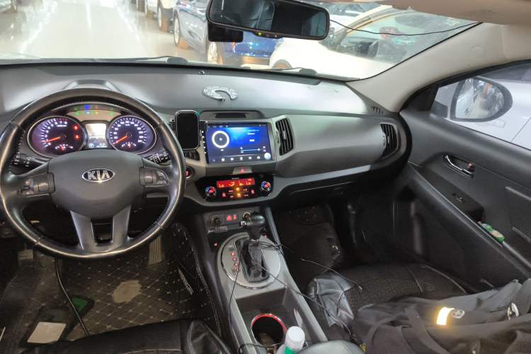 Used Kia Sportage R 2015 2.0L Automatic Two-Wheel Drive DLX Model
