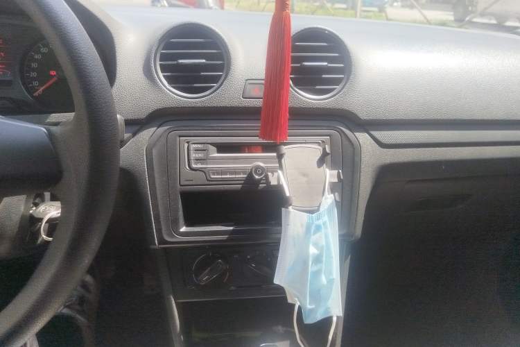 Used Volkswagen Jetta 2015 1.6L Automatic Fashion Model Audio And AC Panel