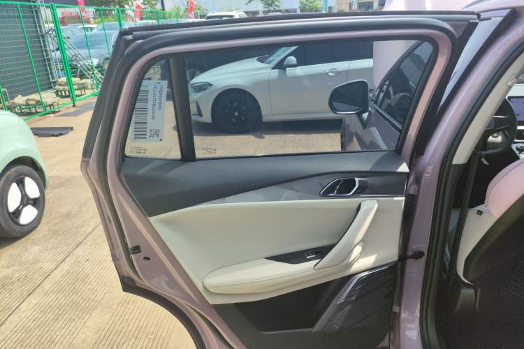 Used Lynk & Co 06 EM-P 2023 1.5T Remix PHEV Shero