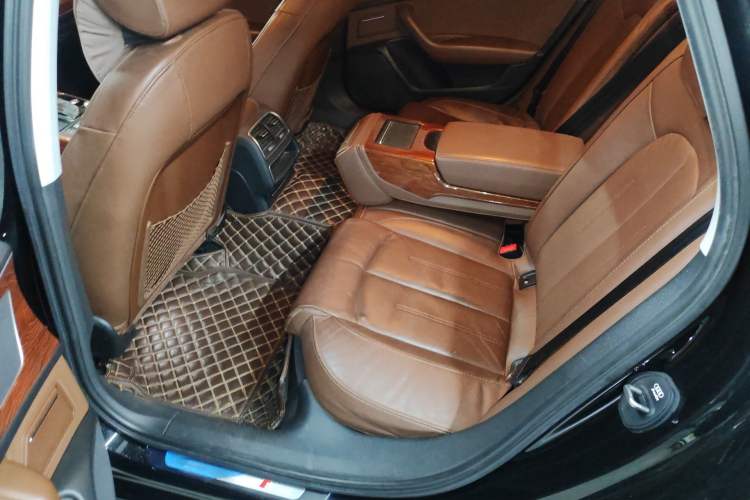 Used Audi A6L 2018 30th Anniversary Edition 35 TFSI Fashion Model Left Rear Seat