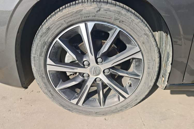 Used Geely Auto Emgrand 2022 4th Generation 1.5L CVT Luxury Model Left Front Wheel Hub