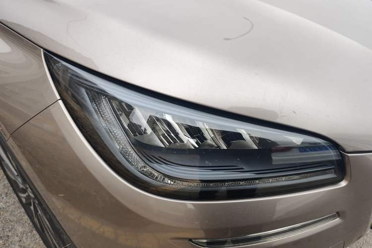 Used Lincoln Corsair 2022 2.0T Four-Wheel Drive Luxury Edition Right Front Headlight