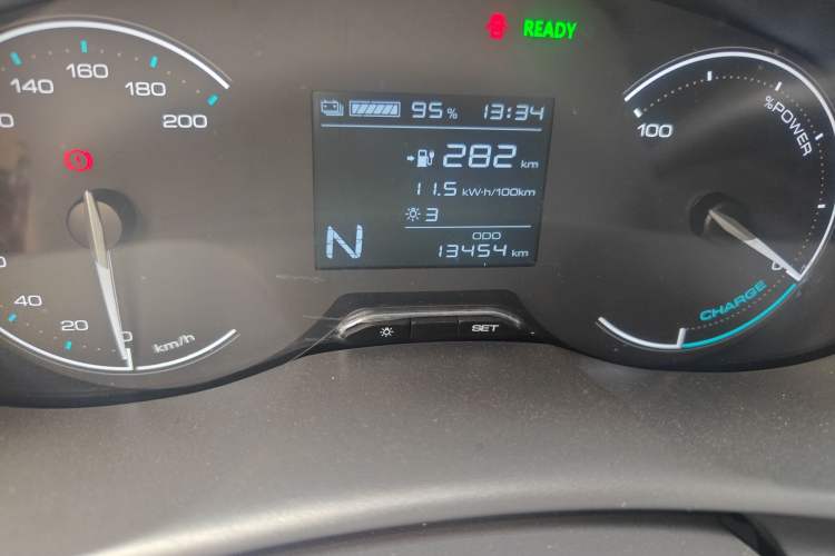 Used Wuling Hongguang New Energy 2024 All-Electric Model 300KM Standard Version