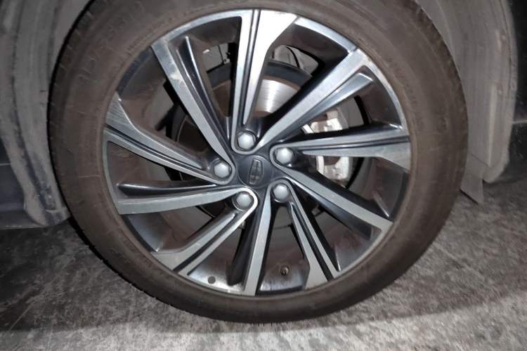 Used Geely Auto Coolray 2019 260T DCT Knight China V Standard
