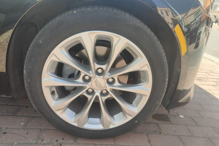 Used Cadillac CT5 2023 28T Luxury Edition (Standard Version) Right Front Wheel Hub