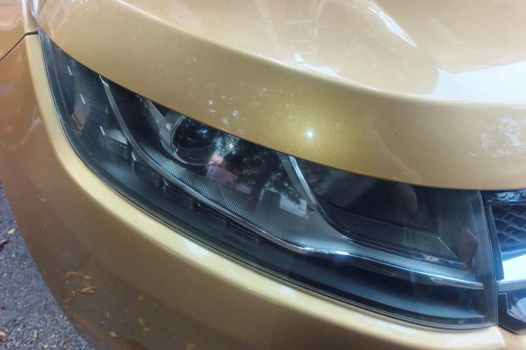 Used Land X7 2015 2.0T Panoramic Prestige Edition Right Front Headlight